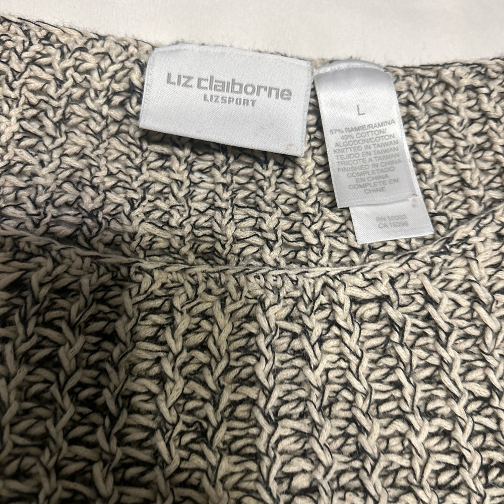 Liz Claiborne Cream and Black Knit Top